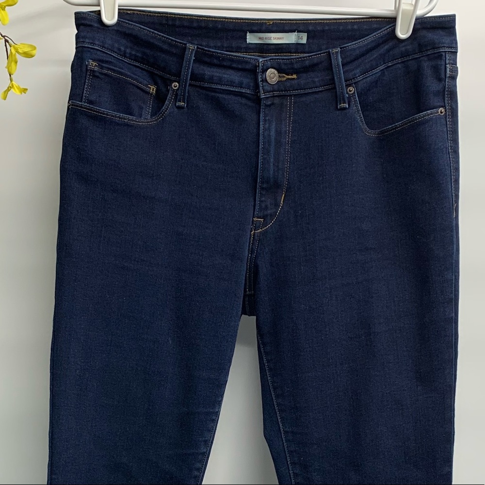Levi’s Mid Rise Skinny women’s Jeans size 14